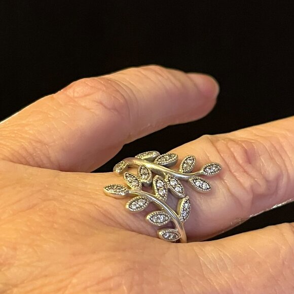 Pandora Sparkling Leaves Ring - 925 Silver - Size 8.5 - Includes Original Box - Picture 11 of 13